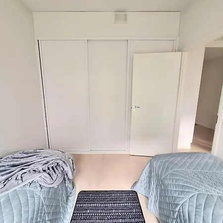 2-room 7 Min By Train From Airport