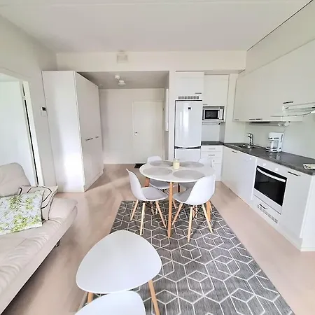 2-room 7 Min By Train From Airport Appartement Vantaa