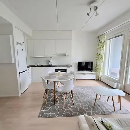 2-room 7 Min By Train From Airport * Vantaa